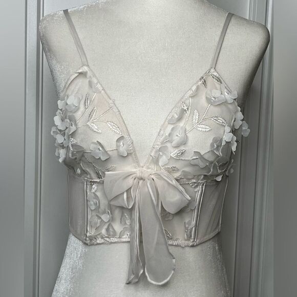 Victoria Secret Dream Angels 3DFloral Embellished Sheer Long Line Bra Size M - Picture 2 of 8